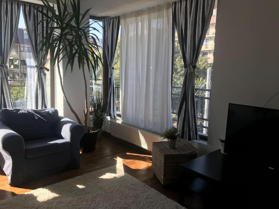 Lovely Apartment In Villa In Бухарест Екстер'єр фото